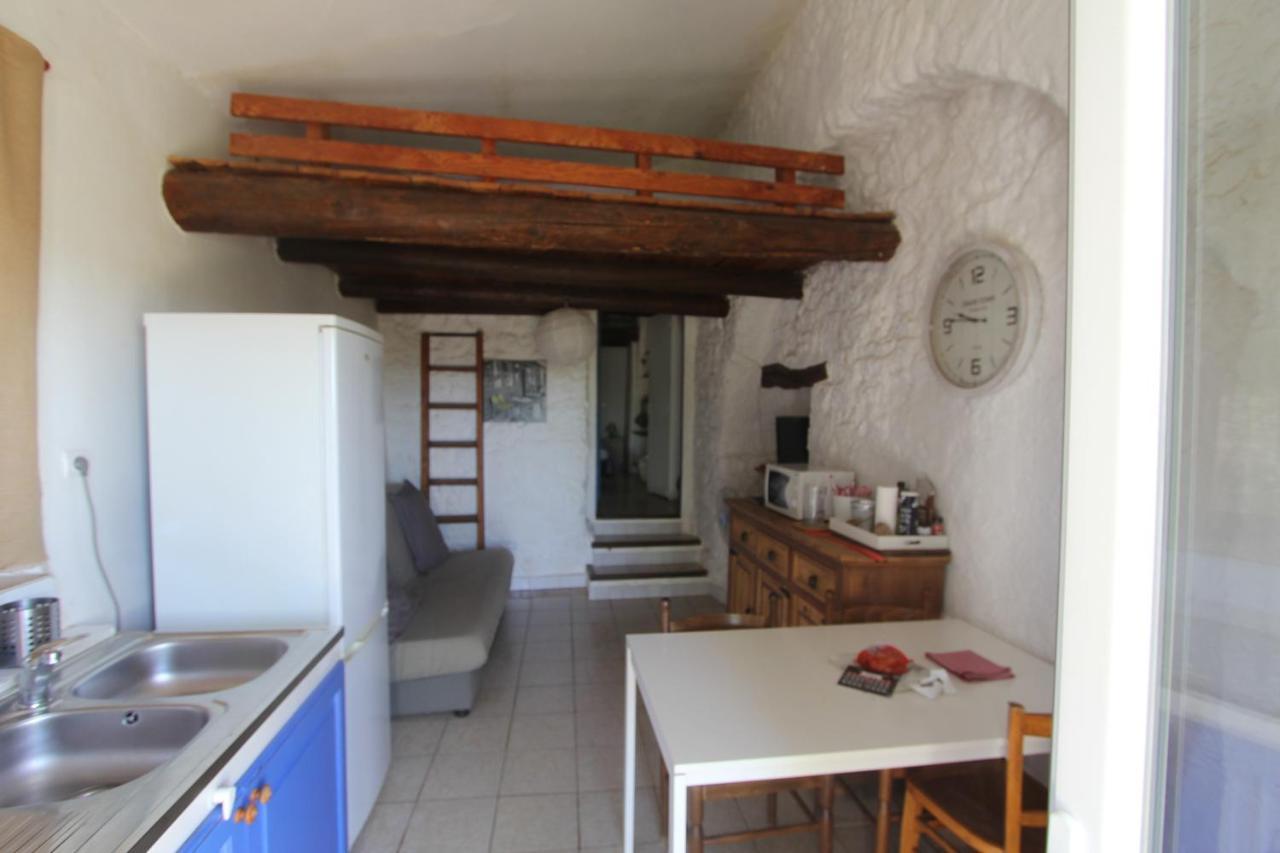 Gîtes Gard Nature Et Piscine Russan Exterior foto