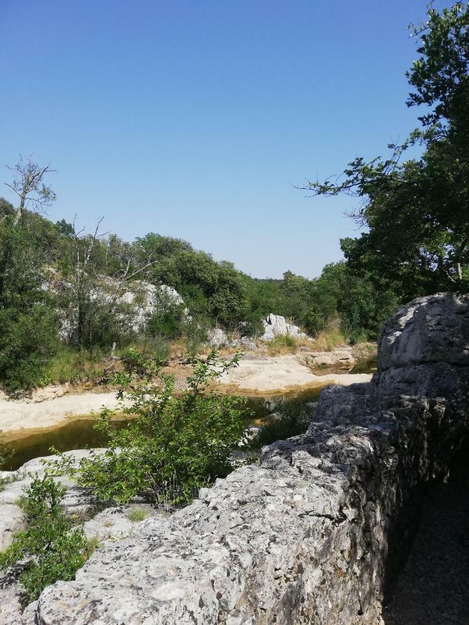 Gîtes Gard Nature Et Piscine Russan Exterior foto